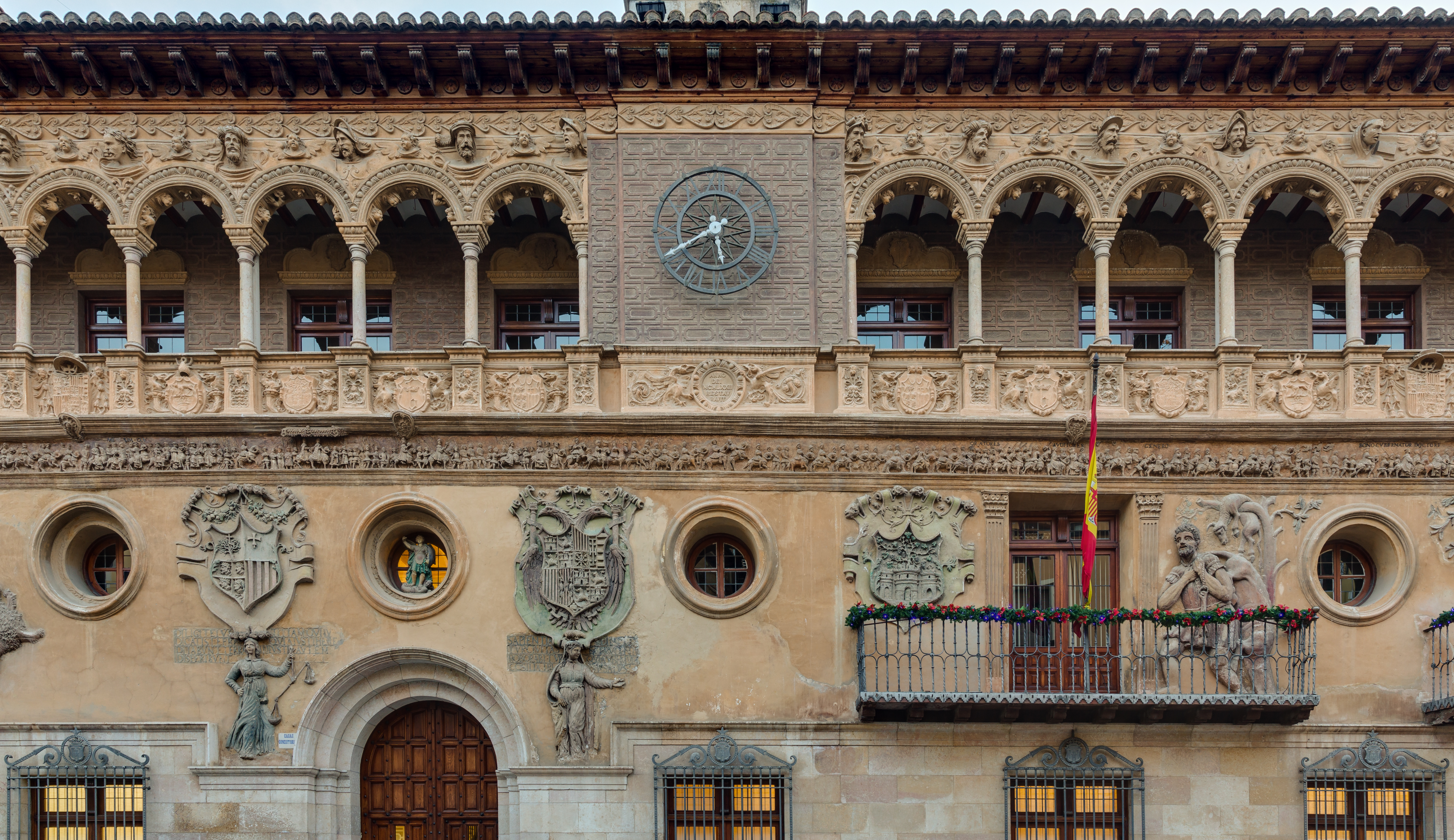 Ayuntamiento de Tarazona Zaragoza España 2015 01 02 DD 18 20 HDR