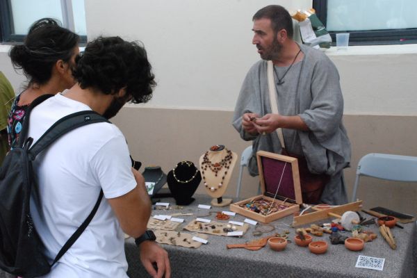 mercado-cosmetica-27A6E4C2A-48D0-E413-4668-C87B80E5AF2D.jpg